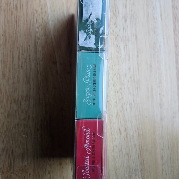 NWOT Christmas Soaps - Picture 2 of 6